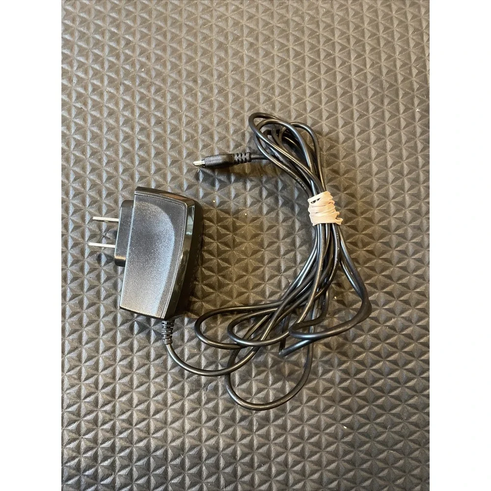 Genuine Samsung AC Adapter ATADS10JBE Cell Phone Home Travel Charger 5V 0.7A